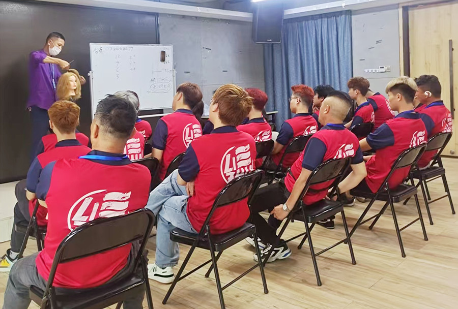 廣西學(xué)美發(fā)，廣西美業(yè)培訓(xùn)學(xué)校推薦麗竹學(xué)校