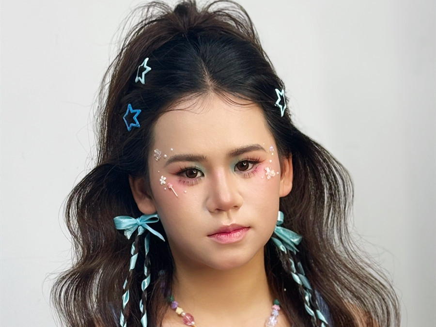 多巴胺應(yīng)援妝，廣西彩妝藝術(shù)造型學(xué)校講解