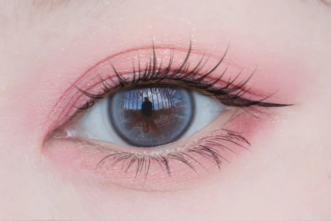 眼影平涂法重點(diǎn)解析，廣西化妝專業(yè)教學(xué)