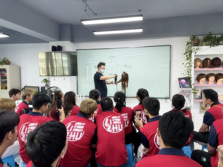 如何正確吹發(fā)護發(fā)，南寧美發(fā)養(yǎng)發(fā)技巧