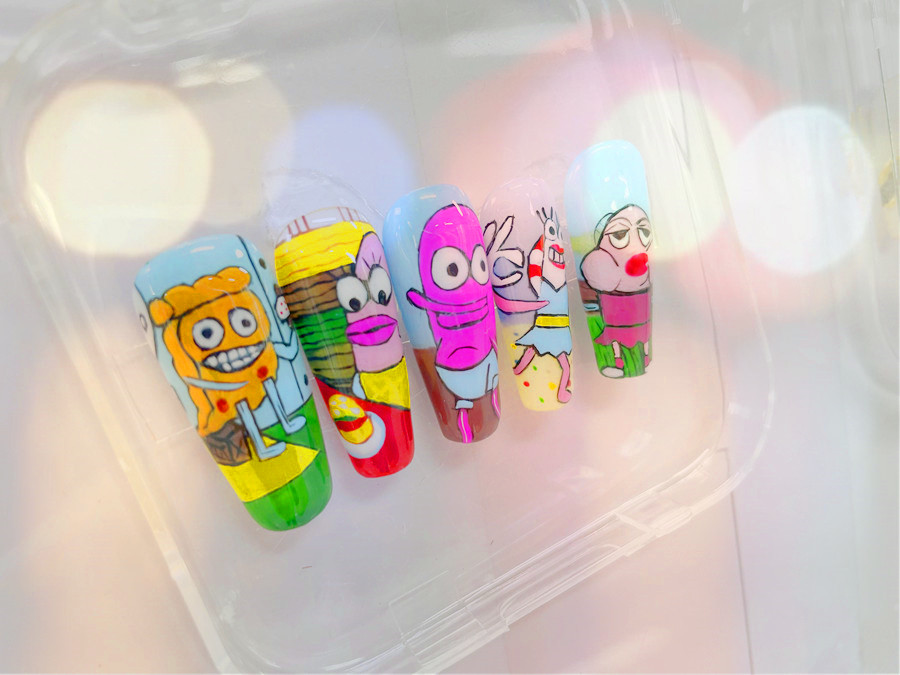 卡通水彩手繪美甲，廣西美甲進(jìn)修提升學(xué)員作品