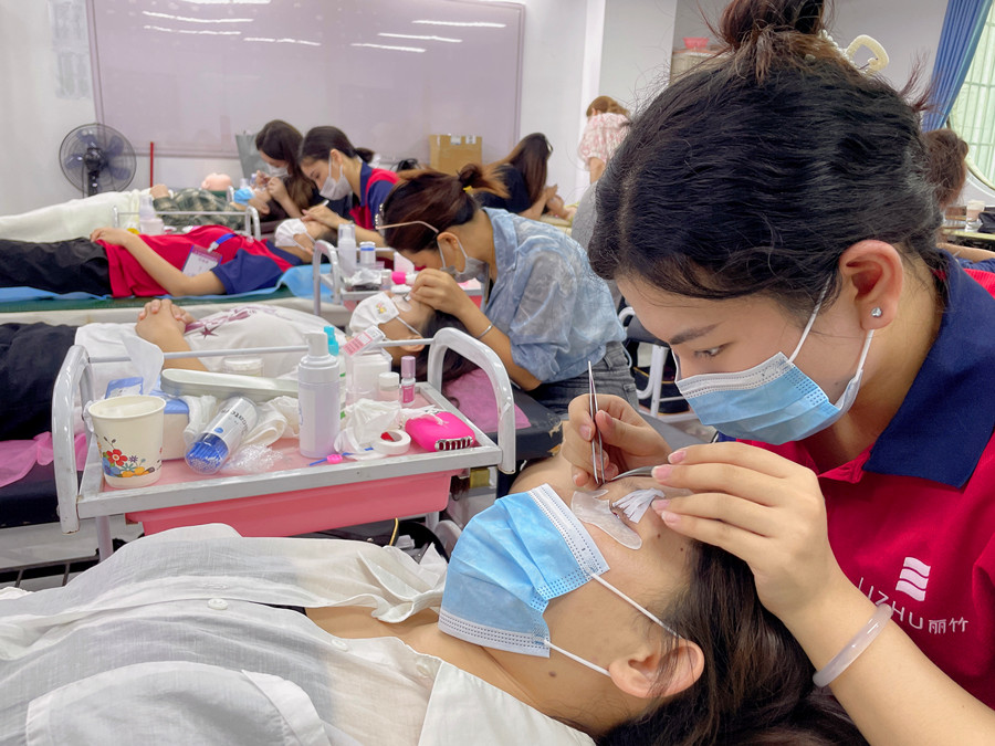 美睫師必需具備的基本功，學(xué)美睫0基礎(chǔ)