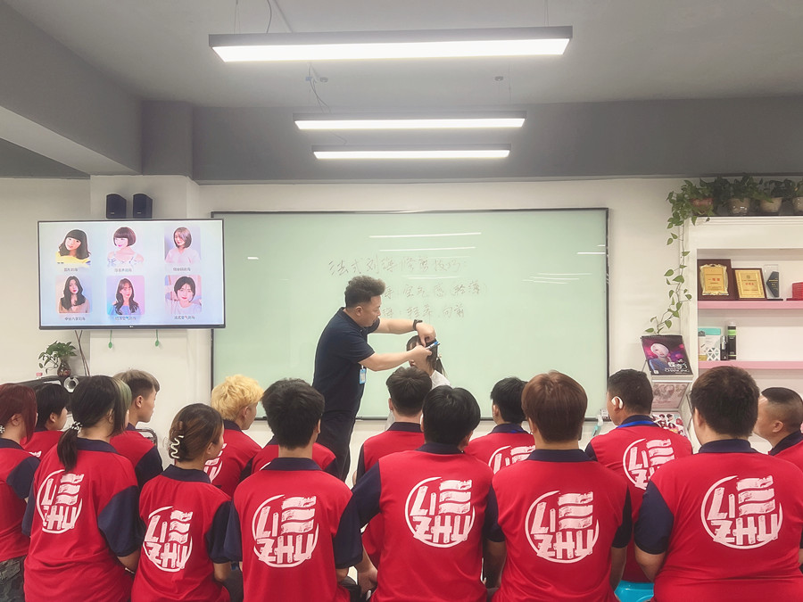 不同臉型適合的劉海類型，南寧剪發(fā)學(xué)習(xí)分享