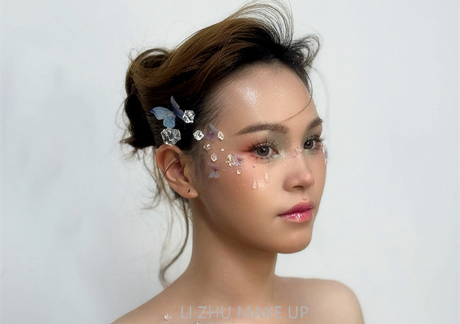 碎鉆氛圍感造型，廣西化妝進(jìn)修深造