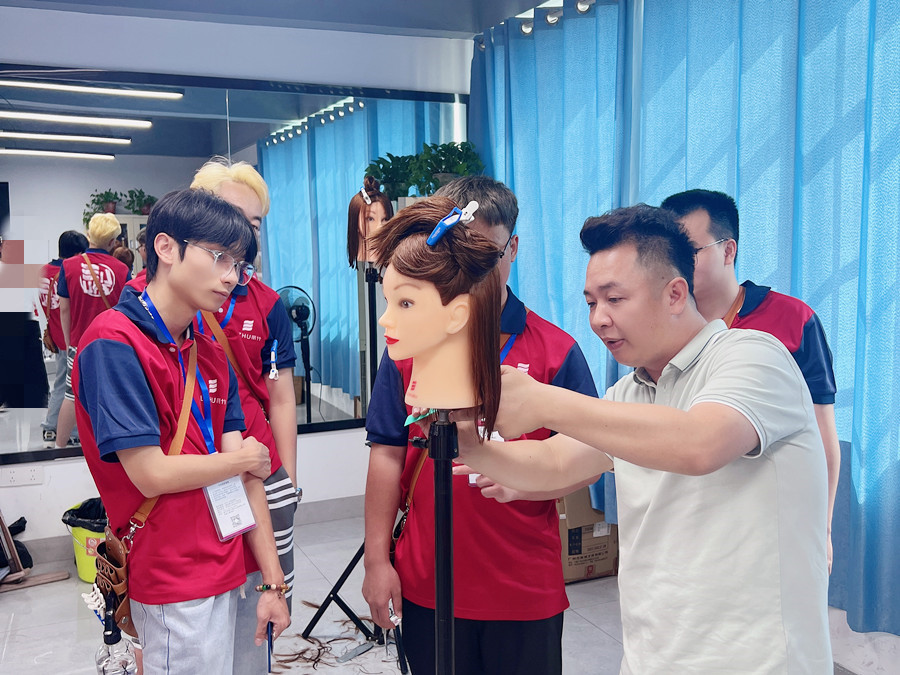 南寧市學(xué)美發(fā)，南寧美發(fā)哪里專業(yè)