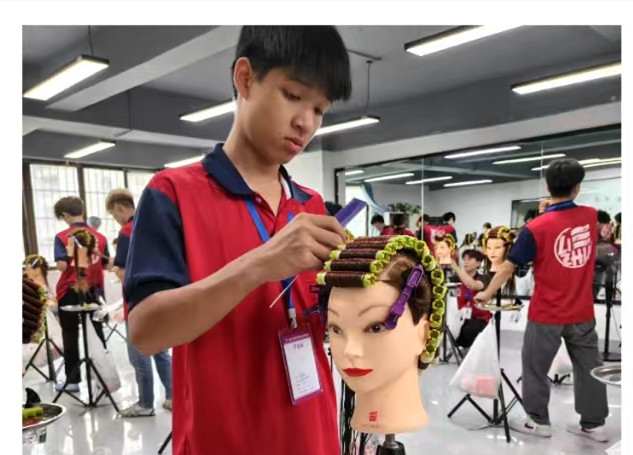 南寧美發(fā)燙染：美發(fā)新手入門(mén)