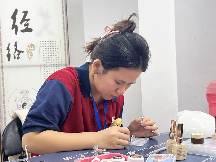 冰粉蝴蝶美甲，南寧美甲技能大賽作品解析