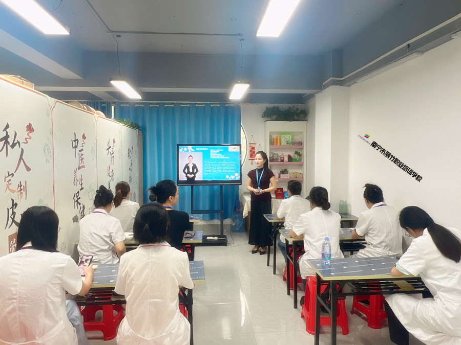 學(xué)習(xí)美容儀器的重要性，南寧美容進(jìn)修培訓(xùn)