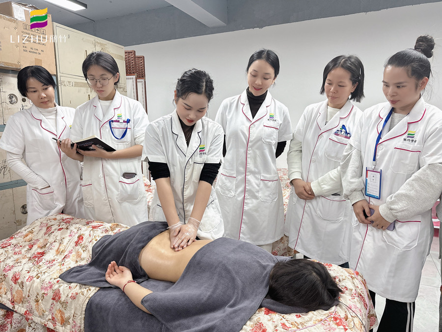 腹部管理，南寧美容健康管理學(xué)校分享