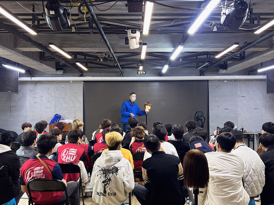 男士發(fā)型手法示范課堂，南寧剪發(fā)學(xué)習(xí)