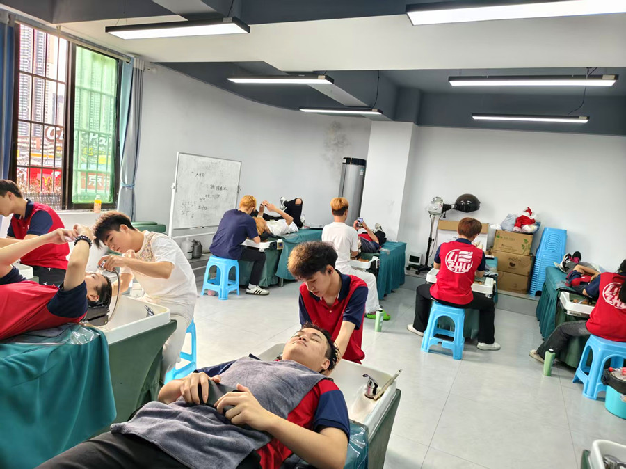 專業(yè)美發(fā)洗護和普通洗頭的區(qū)別，南寧美發(fā)教學