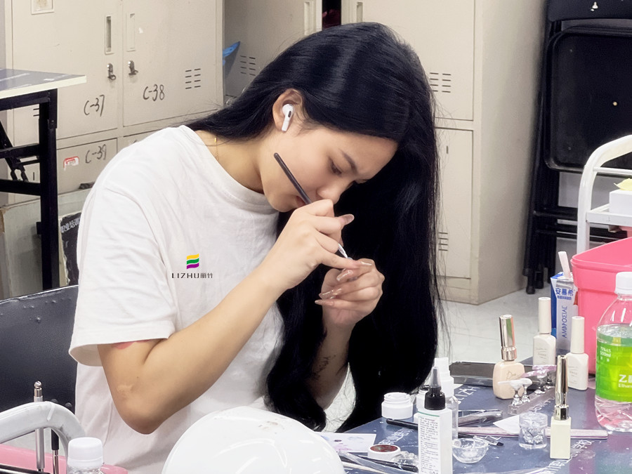 南寧美甲創(chuàng)業(yè)？南寧美甲學(xué)校推薦到麗竹學(xué)校