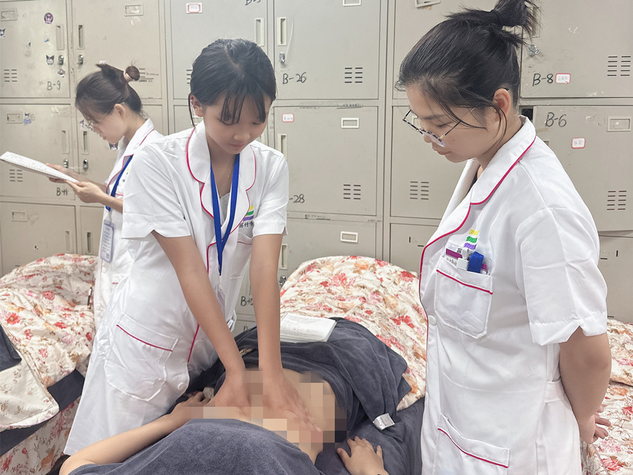 新手揉按腹部如何發(fā)力？廣西美容美體教程