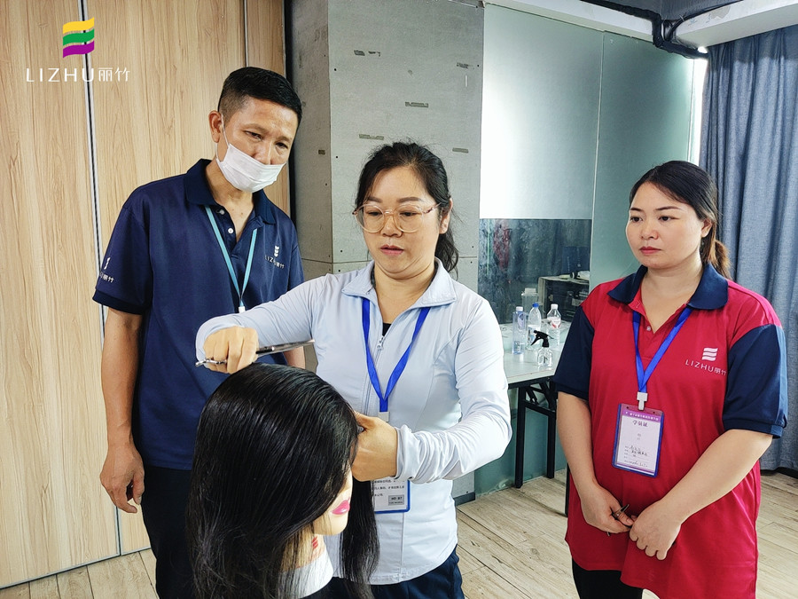 現(xiàn)報(bào)現(xiàn)學(xué)，南寧美發(fā)學(xué)校誠(chéng)信口碑受稱贊